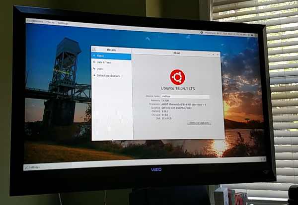 Showing Ubuntu Linux About page onscreen Showing Ubuntu Linux About page onscreen