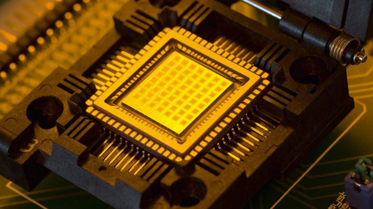 Digital images of a computer desktop