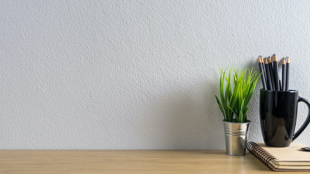 Digital images of a computer desktop