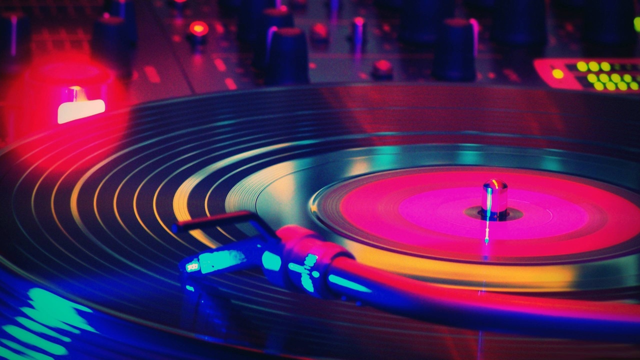 Bird singing and music notes