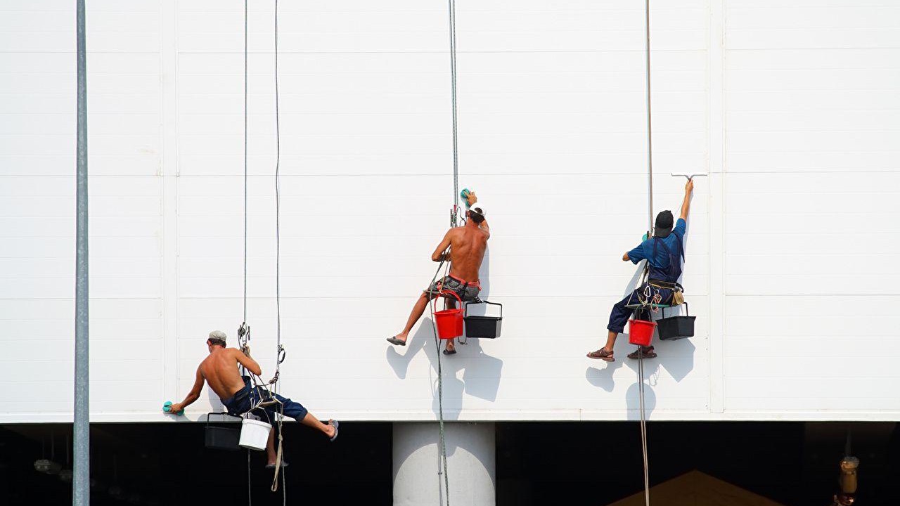 Working on a team, busy worklife 团队合作,忙碌的工作生活